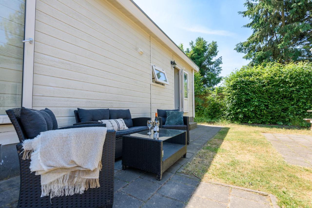 Gezellig Chalet Aan De Veluwse Bosrand Putten Extérieur photo